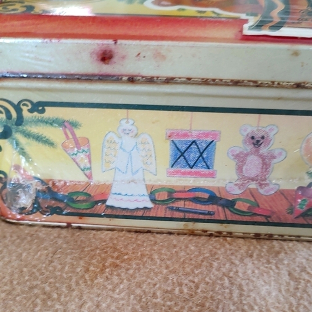 Crayola Holiday Tin Circa 1992 Never Opened - Picture 3 of 10